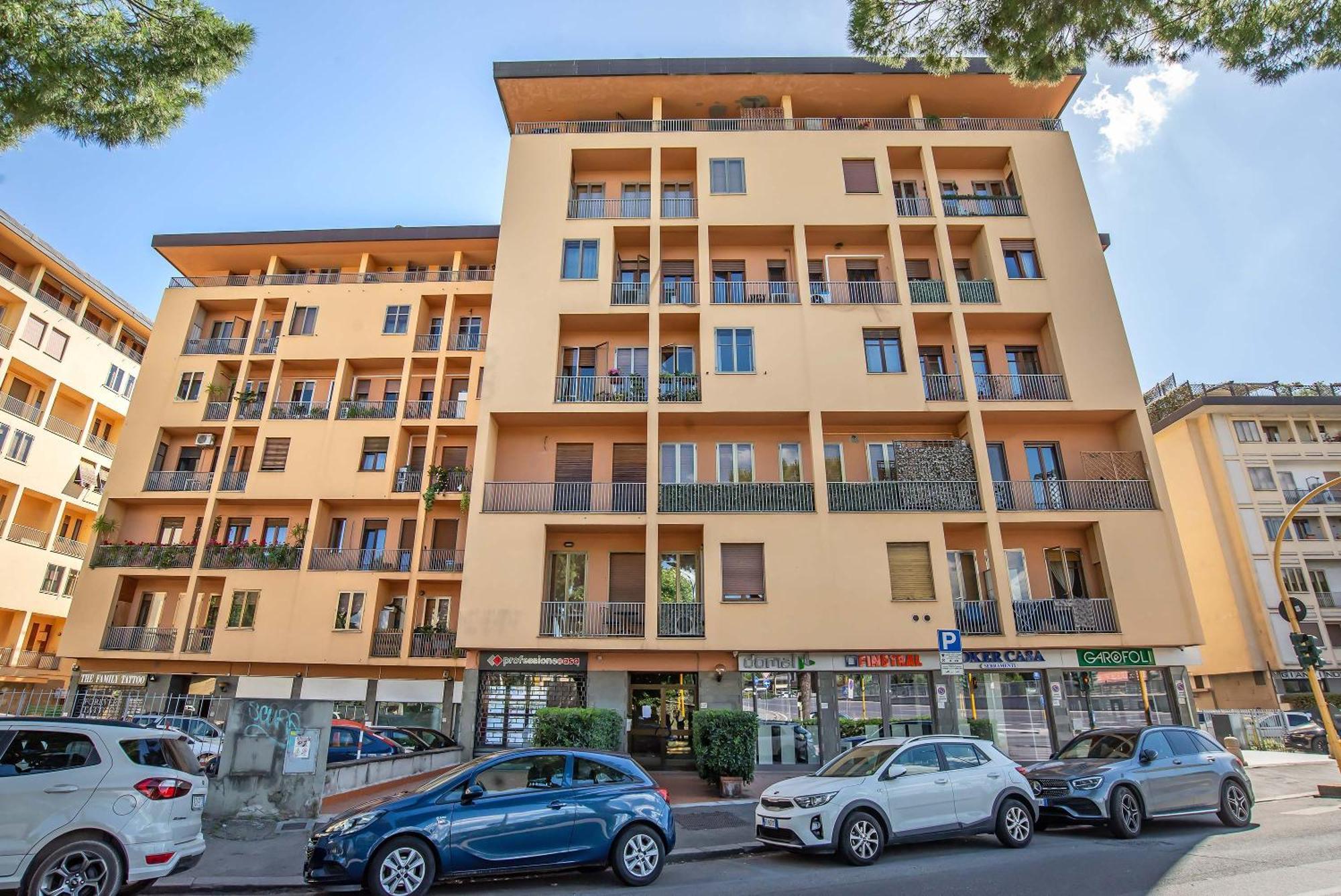 Lusa Suite With Free Private Parking Florence Exterior photo